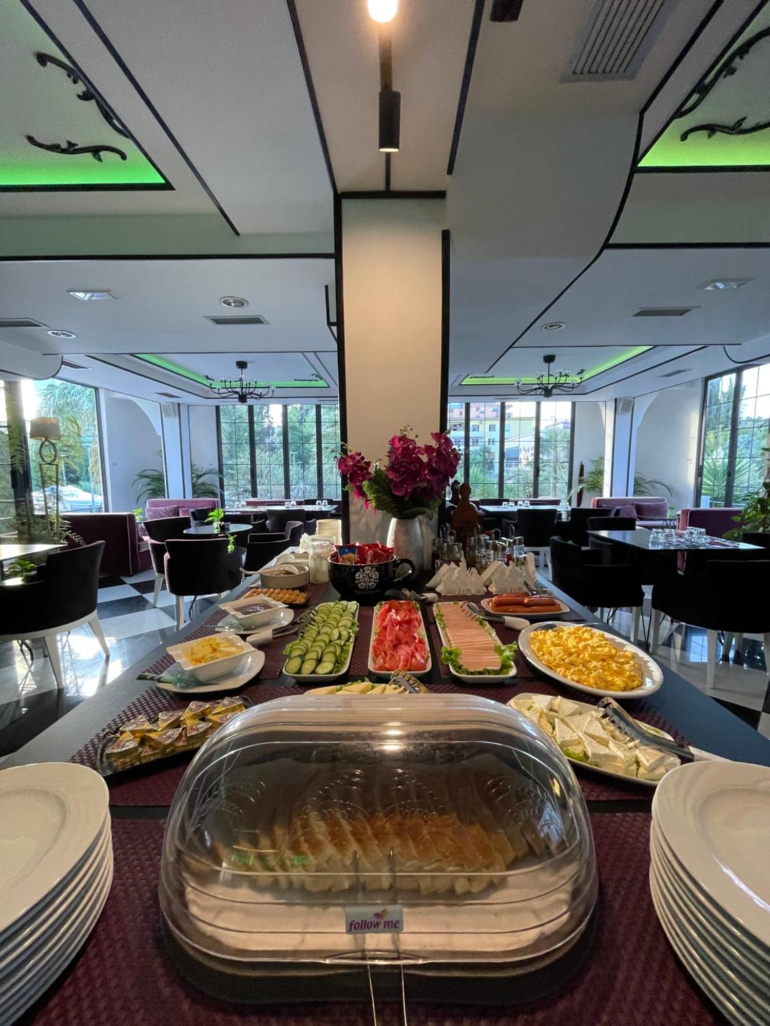 Garden Boutique Hotel 엘바산 외부 사진