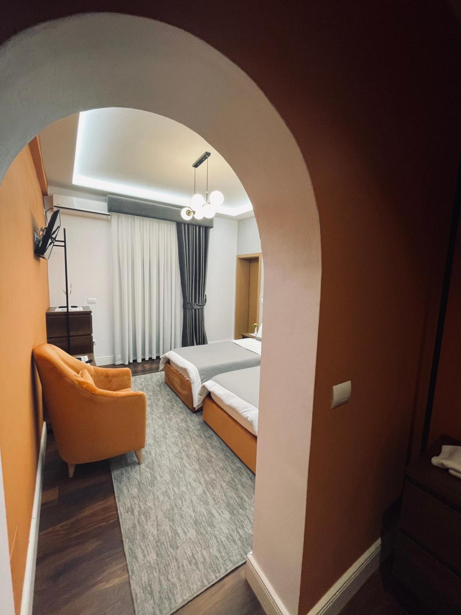 Garden Boutique Hotel 엘바산 외부 사진