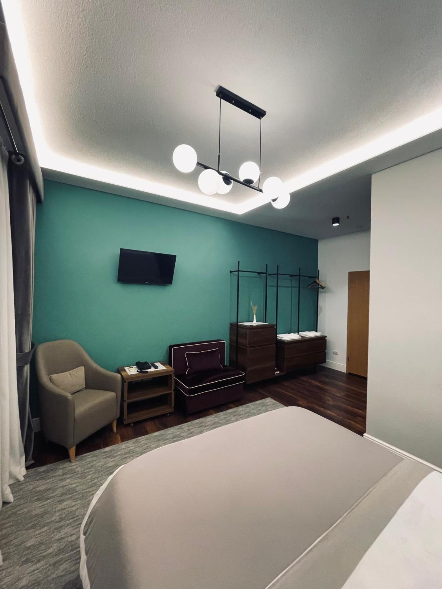 Garden Boutique Hotel 엘바산 외부 사진