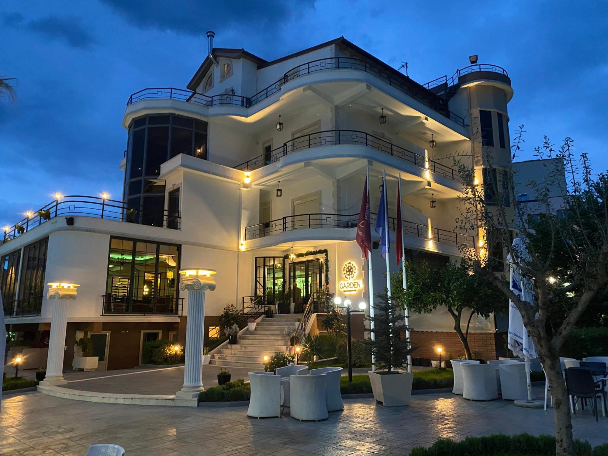 Garden Boutique Hotel 엘바산 외부 사진