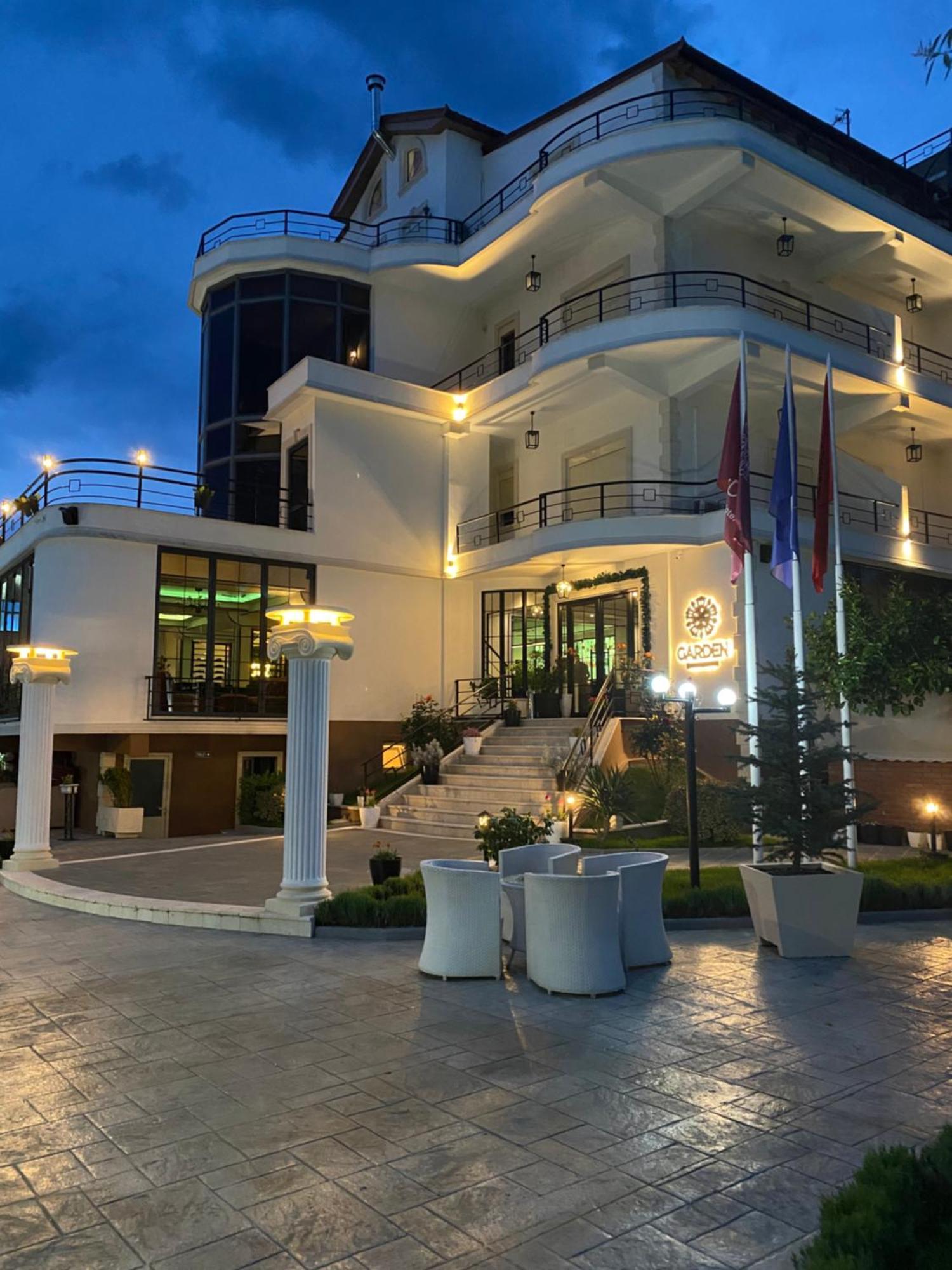 Garden Boutique Hotel 엘바산 외부 사진